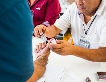 Los funcionarios de casilla son los encargados de instalar, recibir y contabilizar los votos de sus vecinos. EL INFORMADOR / ARCHIVO
