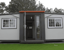 Esta es la forma de levantar una de las casas prefabricadas que vende Amazon. ESPECIAL / YouTube Unspeakable