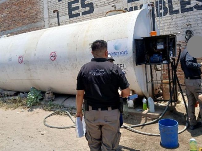 El segundo hecho en el poblado de Los Fresnos se localizaron cuatro tomas de combustible en el poliducto Salamanca - Guadalajara. ESPECIAL.