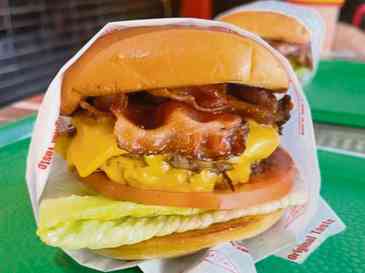 Acude a L.A. Burger un espacio para degustar unas buenas hamburguesas. CORTESÍA