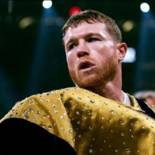 'Canelo' Álvarez presume nuevo auto de 8 millones de pesos