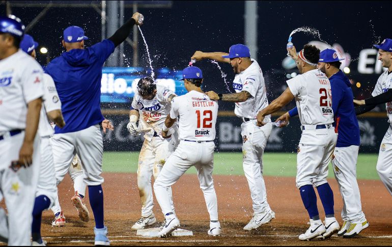 Jalisco dejó tendidos a los Tigres con una carrera que entró de caballito para de paso asegurar la serie a favor de los tapatíos. CORTESÍA/ Charros de Jalisco.