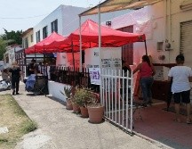 Las autoridades del Instituto Nacional Electoral (INE), confirmaron la muerte de la persona, a quien presuntamente le dio un infarto, aproximadamente a las 10:30 de la mañana.  EL INFORMADOR / J. PADILLA