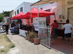 Las autoridades del Instituto Nacional Electoral (INE), confirmaron la muerte de la persona, a quien presuntamente le dio un infarto, aproximadamente a las 10:30 de la mañana.  EL INFORMADOR / J. PADILLA