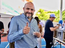 El rector de la UdeG emite su voto. ESPECIAL / X: @rvillanueval