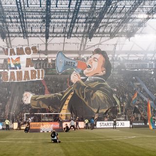 LAFC celebra el mes de la diversidad con tifo de Juan Gabriel