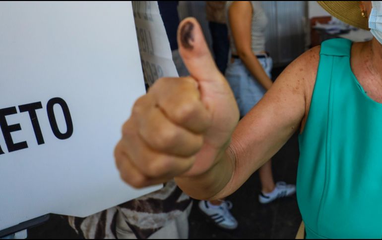 Esta es la cantidad de tiempo que dura la tinta impregnada en tu dedo. EL INFORMADOR / A. Navarro