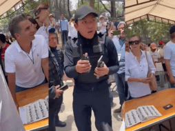 Los ciudadanos presentes en la casilla presuntamente amenazada no se dejaron amedrentar ni por los supuestos “policías”. X -TWITTER-/ panaclo