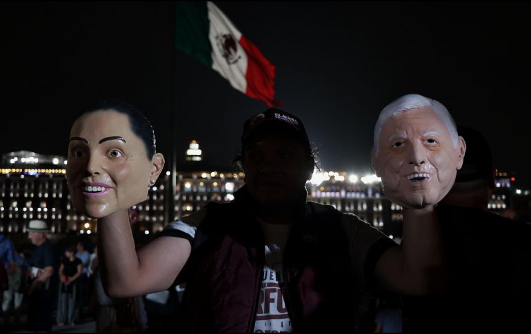 Esta noche se respira ambiente de festejo que en el Zócalo de la Ciudad de México. Xinhua / F. Cañedo
