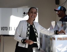 La candidata a la presidencia de México, Claudia Sheinbaum, registra una amplia ventaja sobre sus contrincantes Xóchitl Gálvez y Jorge Máynez al primer corte del conteo rápido. EFE/ Jose Mendez