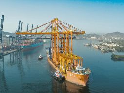 El equipamiento de última tecnología es capaz de operar megabuques de hasta 24 mil TEUs. ESPECIAL