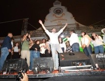 Gerardo Quirino Velázquez celebra con sus simpatizantes. EL INFORMADOR/J. Velazco