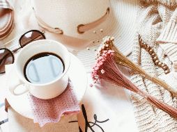 ¿Eres de los que no puede dejar tomar café ni un sólo día? Esta información podría interesarte. UNSPLASH/ Ella Jardim