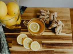 El té es ideal para consumirlo caliente, aunque si lo prefieres puedes dejarlo enfriar y consumirlo como bebida refrescante. UNSPLASH / K. Sikkema