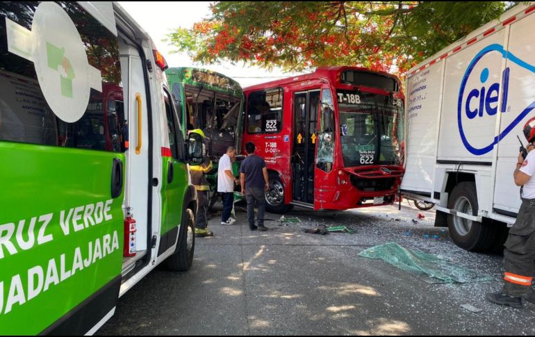 Elementos de la coordinación de Protección Civil y Bomberos de Guadalajara reportaron que no hubo heridos de gravedad ni personas fallecidas. ESPECIAL.