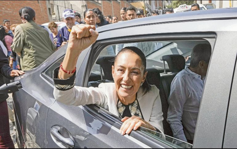 Claudia Sheinbaum emitió un mensaje positivo para los mercados al afirmar que Rogelio Ramírez de la O, actual secretario de Hacienda y Crédito Público, continuará en el arranque de su administración. Con esta medida dio certeza tras los cambios negativos que se registraron en la Bolsa Mexicana de Valores. AP