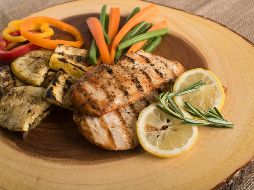 Escuchar al cuerpo y adaptarse a las necesidades individuales es fundamental para optimizar la nutrición y el bienestar a largo plazo. UNSPLASH/Mark DeYoung