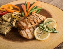 Escuchar al cuerpo y adaptarse a las necesidades individuales es fundamental para optimizar la nutrición y el bienestar a largo plazo. UNSPLASH/Mark DeYoung