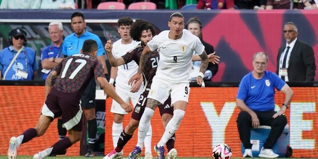 Selección Mexicana: México es goleado por Uruguay