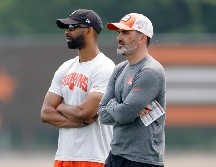 Kevin Stefanski (derecha) y Andrew Berry han convertido a los Browns en un equipo relevante. AP/R. Schwane
