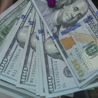 Pierde tipo de cambio 8 por ciento en una semana por incertidumbre de Plan C