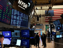 Wall Street cerró este jueves en terreno mixto, con nerviosismo por los datos de empleo en Estados Unidos que se conocerán mañana y dejando en segundo plano a la tecnológica Nvidia, que deshizo sus hitos bursátiles de ayer. AP / ARCHIVO