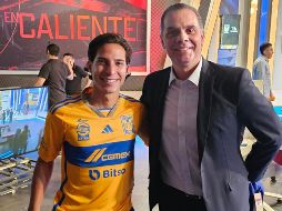 Martinoli compartió una foto con Lainez en redes sociales. X/ @martinolimx
