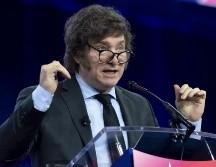 Milei ha realizado declaraciones públicas cuestionando el feminismo, y rechaza las políticas de igualdad y no discriminación. AP / ARCHIVO