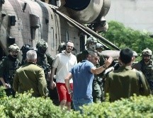 Andrey Kozlov, uno de los liberados, llega a un hospital en Ramat Gan, cerca de Tel Avivi. EFE/G. Markowicz