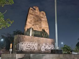 Dos sujetos fueron detenidos en flagrancia por dañar este monumento de la ciudad. ESPECIAL