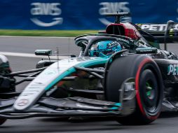 Russell logró igualar el tiempo del actual campeón del mundo, Max Verstappen de Red Bull, con un impresionante 1:12.000. EFE/ S. THEW.