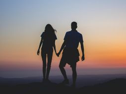 El orgasmo libera endorfinas, mejorando el estado de ánimo y activando varios grupos musculares. Unsplash.