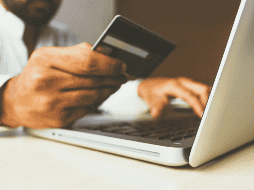 Siempre hay que ser responsables a la hora de realizar los pagos para evitar intereses. UNSPLASH / RUPIXEN