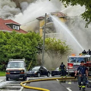 Evacuan un edificio en Miami por incendio; previamente hubo un tiroteo