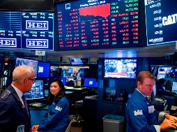 El mercado laboral se mantiene resiliente pese al entorno de altos tipos, según los datos conocidos la semana pasada, por lo que el mercado ha ido aplazando sus expectativas de un recorte en los tipos, que a principios de año parecía inminente. AFP / ARCHIVO