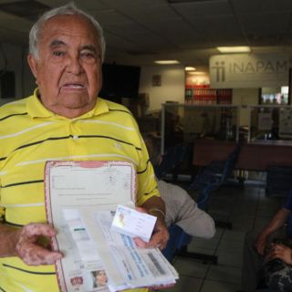 ¿Quiénes son los adultos mayores que deben cambiar su tarjeta INAPAM?