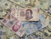 El peso mexicano cotiza en los mercados internacionales alrededor de los 18.34 pesos por dólar. ESPECIAL/ Imagen de Emilio Meza en Pixabay