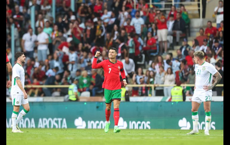 Ronaldo encontró las redes al 50 marcando un golazo, luego de un disparo de fuera del área consiguiendo que el balón entrara al ángulo de la portería. EFE / P. Novais