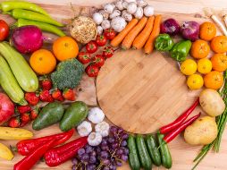 Los coágulos de sangre son masas semisólidas que pueden bloquear el flujo sanguíneo, poniendo en peligro la vida, pero estos alimentos pueden ayudar a prevenirlos. UNSPLASH/ engin akyurt