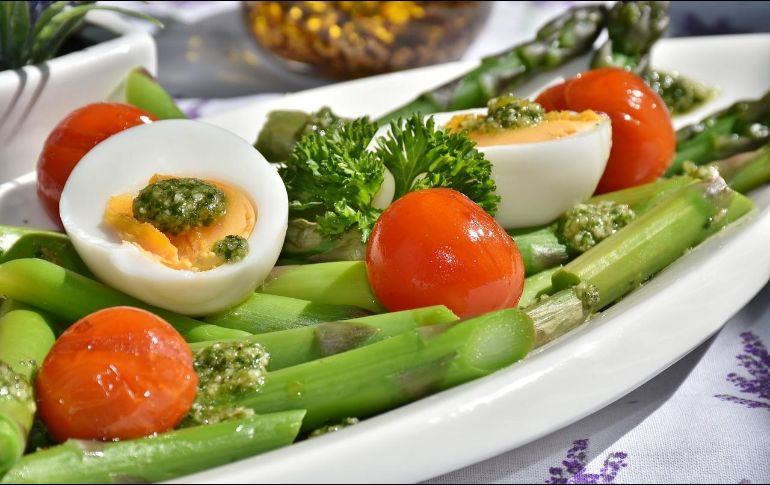 La nutrición desempeña un papel fundamental en la vida humana al proporcionar al cuerpo los minerales, vitaminas, fibras y otros nutrientes esenciales para mantener una buena salud. Pixabay