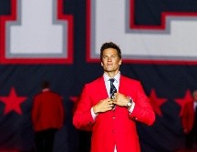 Brady vistió la tradicional chaqueta roja de los integrantes del recinto de sus inmortales. X/Patriots