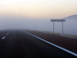 Estos fenómenos tienen efectos en las calles y carreteras por las que transitan los vehículos al afectar la visión de quienes conducen, pero no solo eso. EL INFORMADOR / ARCHIVO