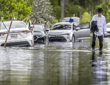 Las inundaciones obligaron a la cancelación de servicios de transporte. EFE/EPA/C. HERRERA-ULASHKEVICH