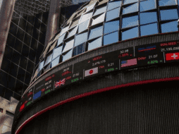 En la jornada, el peso se apreció un 1.5 % frente al dólar, al cotizar a 18.47 unidades por billete verde, luego de cotizar 18.75 al cierre de la jornada previa, según datos del Banco de México. NTX / ARCHIVO