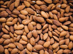 Aquí exploramos siete enfermedades que las almendras pueden ayudar a combatir y los frutos secos alternativos que pueden sustituirlas. Unsplash.