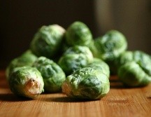 Las coles de Bruselas son una excelente fuente de vitaminas y minerales, y son capaces también de prevenir el cáncer. UNSPLASH/ Keenan Loo