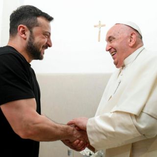 El Papa y Zelensky se reúnen en la cumbre del G7, ¿de qué hablaron?