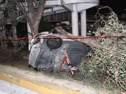 Los elementos de Protección civil apoyaron con equipo hidráulico para la liberación del fallecido. ESPECIAL / PC ZAPOPAN