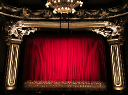 Jorge Escandón, Sofía Sanz y Samantha Coronel son los protagonistas de la historia. UNSPLASH / G. KING