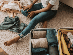 Esto asegura no solo la seguridad de todos a bordo, sino también el cumplimiento de las normativas de cada aerolínea y aeropuerto. CANVA